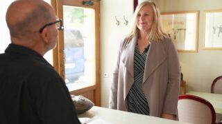 Zdeněk Pohlreich a uplakaná Pavla v reality show.