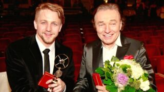 Legendární zpěvák Karel Gott s Tomášem Klusem (vlevo)