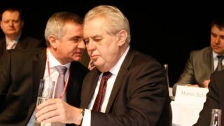 Hradní kancléř Vratislav Mynář a prezident Miloš Zeman
