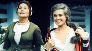 Naďa Konvalinková (vpravo) a Marie Glázrová v pohádce Honza málem králem