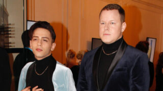 Zpěvák Jan Bendig s partnerem