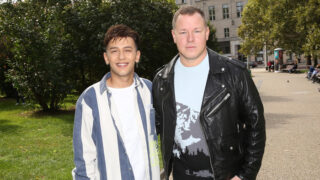 Zpěvák Jan Bendig s partnerem