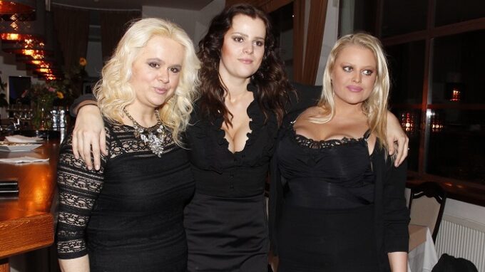 Monika Binias a její dcery Ornella (uprostřed) a Charlotte