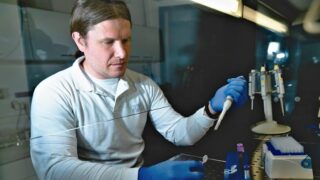 Virolog Jiří Černý