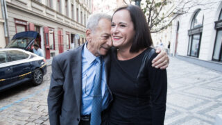 Vedoucí Úřadu vlády Jana Kotalíková po boku Jaroslava Kubery