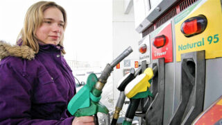 Benzín, nafta - Ilustrační snímek