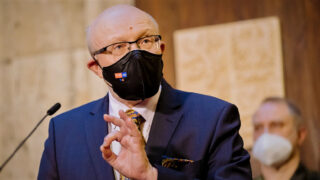 Ministr zdravotnictví Vlastimil Válek