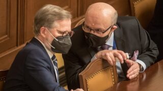 Premiér Petr Fiala a ministr zdravotnictví Vlastimil Válek