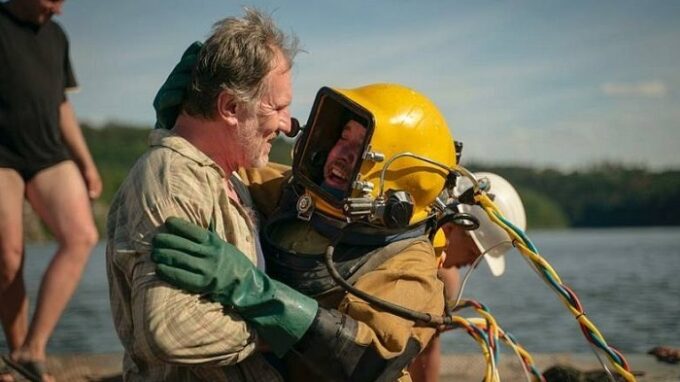 Scéna ze seriálu Devadesátky