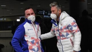 Generální manažer Petr Nedvěd (vpravo) a trenér Filip Pešán