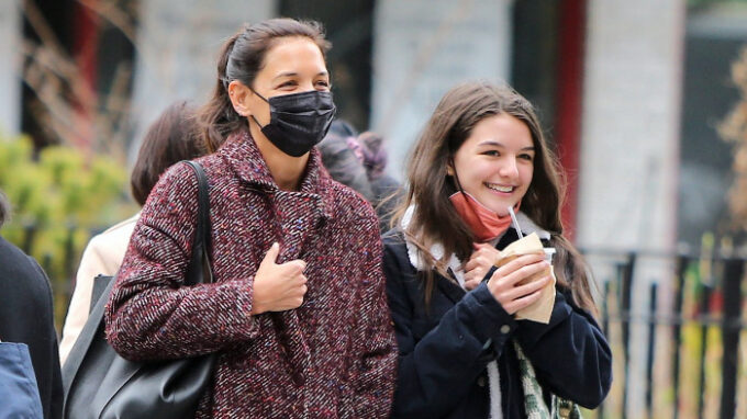 Herečka Katie Holmesová s dcerou Suri