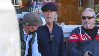 Bruce Willis (uprostřed)