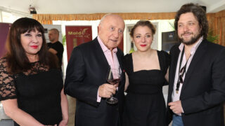 (Zleva) Dáda Patrasová, Felix Slováček, Anna Slováčková a Felix Slováček mladší