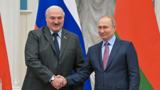 Běloruský vůdce Alexandr Lukašenko a Vladimir Putin