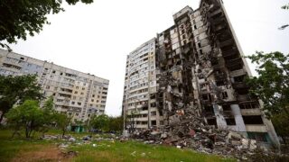 Zničené město Severodoněck na Ukrajině.