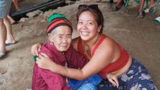 Maria Whang Od Oggayová (na snímku vlevo)