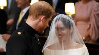 Vévodkyně Meghan a princ Harry na své svatbě