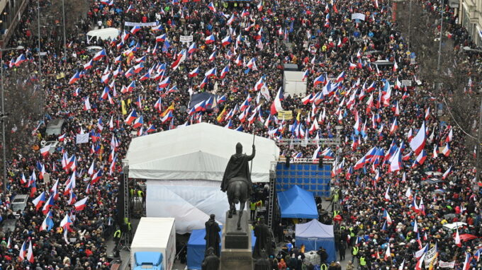 Živě: Celonárodní setkání Česko proti bídě