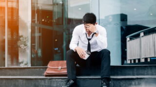 Živě: Co dělat, aby vám finanční závazky nepřerostly přes hlavu