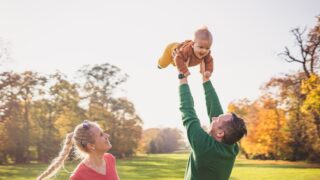 Ruce v kapsách proti demografické krizi? Řečníkem bude i Vášáryová