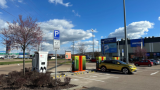 Živě: Zahájení provozu nejvýkonnější veřejné dobíjecí stanice