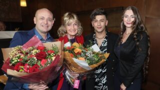 Limuzína, záplava kytek a hvězdní gratulanti. Dojatá Zuzana Bubílková slavila narozeniny ve velkém stylu