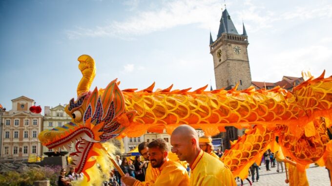 Oslava dne Falun Dafa: Buďme pravdiví, soucitní a tolerantní