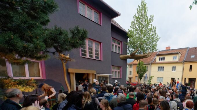 Výtvarník a performer Lubo Kristek oslavil osmdesátiny akcí