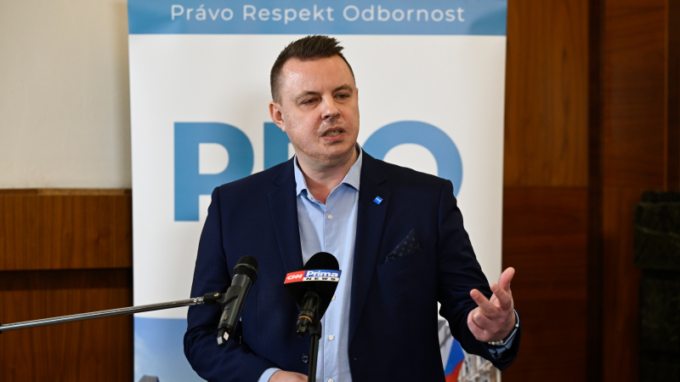 Živě: TK strany Právo Respekt Odbornost (PRO)