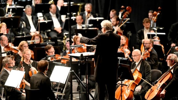 Janáčkova filharmonie Ostrava slaví 70 let, do nové sezóny vstupuje orchestr v nejlepší umělecké formě a s povolením stavby koncertního sálu