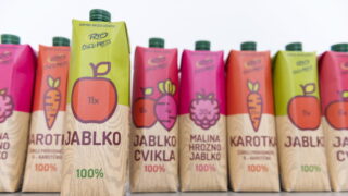 Zařaďte do svého jídelníčku za studena lisované šťávy Rio Cold Press. Jsou vyrobené z lokálních surovin a obsahují spoustu vitamínů. Navíc je seženete v udržitelných obalech!