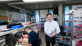 Ray Service má otevřené dveře k dodávkám komponentů a systémů pro bojová vozidla pěchoty a stíhačky F-35