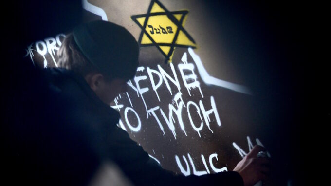 Živě veřejná diskuse: Antisemitismus v paralelách