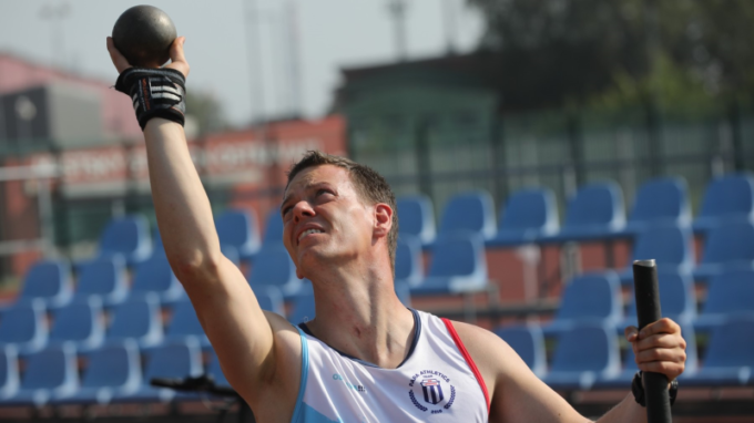 Živě: Pojišťovna, která pomáhá vítězit. Už 30 let