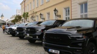 Letošní sraz legendárních amerických pick-upů RAM v Praze