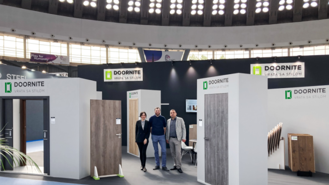 Český výrobce dveří Doornite expanduje do Srbska