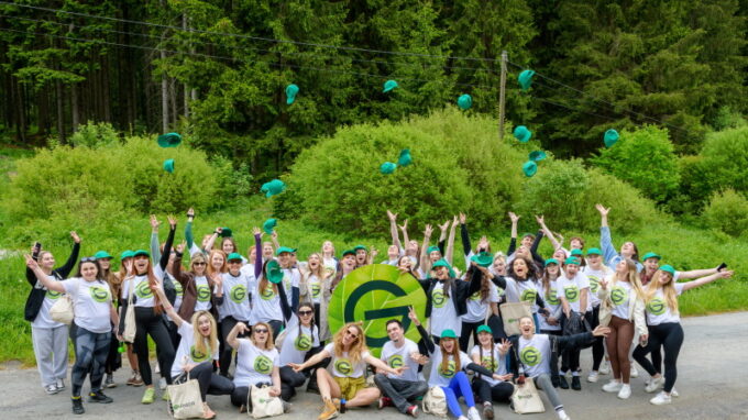 Do úklidu v okolí Pusteven se v rámci akce Garnier Green Beauty zapojilo více než 50 lidí. Podpořili tím Mezinárodní den životního prostředí