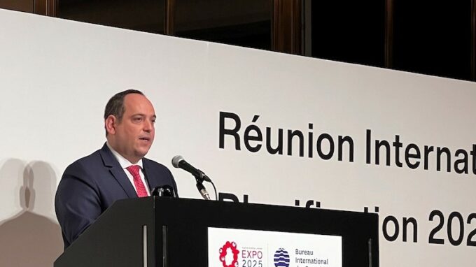 Účastníci si prohlédli výstaviště v Ósace a zhodnotili stav příprav