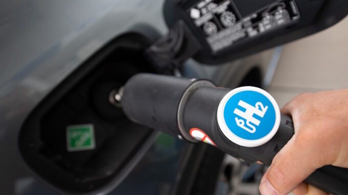 Živě: ČEPRO spouští svou první vodíkovou plnicí stanici