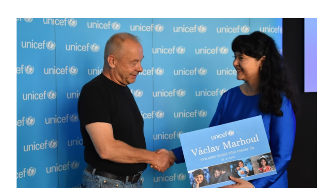 Režisér Nabarveného ptáčete se stal novým vyslancem Dětského fondu OSN – UNICEF v Česku