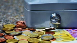 Každá druhá firma v ČR v budoucnu očekává nárůst pozdě a špatně platících klientů kvůli inflaci a úrokovým sazbám, obavy napříč Evropou jsou však mnohem vyšší