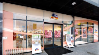 Plenky ve velkém balení, oblečení ze swapu a slevy za nákup? Podívejte se, jak ušetřit s malými dětmi