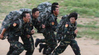 První ženská jednotka speciálních sil zřízená Čínskou lidovou osvobozeneckou armádou - rok 2013.