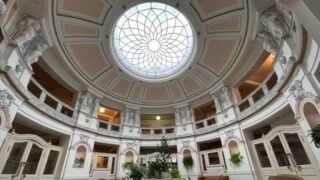 Tudy do vaší ordinace a na porodní sál