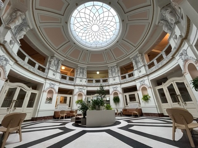 Tudy do vaší ordinace a na porodní sál