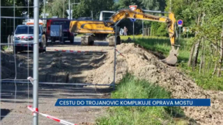 Cestu do Trojanovic komplikuje oprava mostu, část řidičů značení nerespektuje