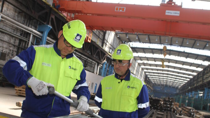 Liberty Ostrava vyrobila jako první v Česku závitové tyče s pozinkovanou úpravou