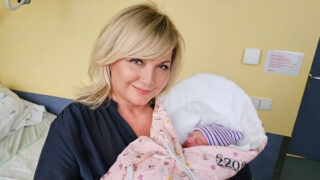 Alena Schillerová s vnučkou