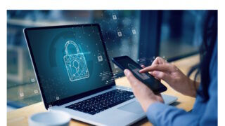 Spořitelna do boje proti kyberšmejdům nasadila speciální klientský tým