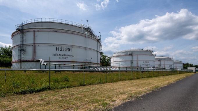 Živě: ČEPRO zahajuje výstavbu nových skladovacích kapacit PH skladu Hněvice